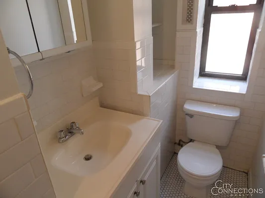 Rented by City Connections Realty | media 26