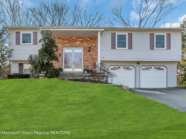 26 Dutch Valley Road, Howell, NJ 07731