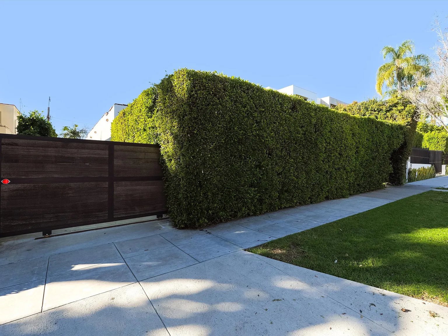 2 bed, 950 sqft, $4,400 — Photo 4