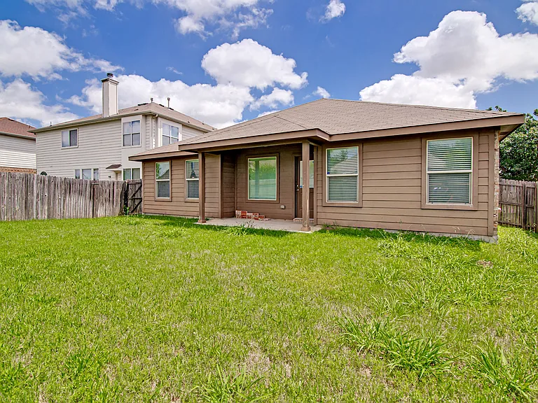 2517 Carolina Dr — Photo 32