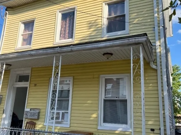 33 2nd St #2, Elizabeth City, NJ 07206