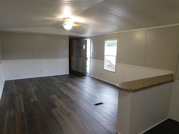 5th image of 117 Colonial Ct