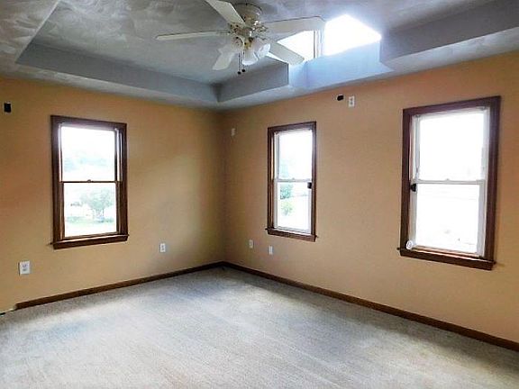 4th image of 501 Clark Ave