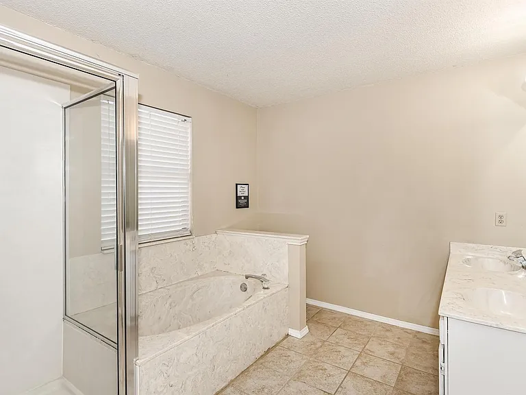 8503 Columbia Falls Dr — Photo 16