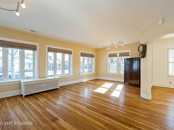 3rd image of 7606 S Crandon Ave