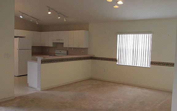 5th image of 745 Hunt Dr