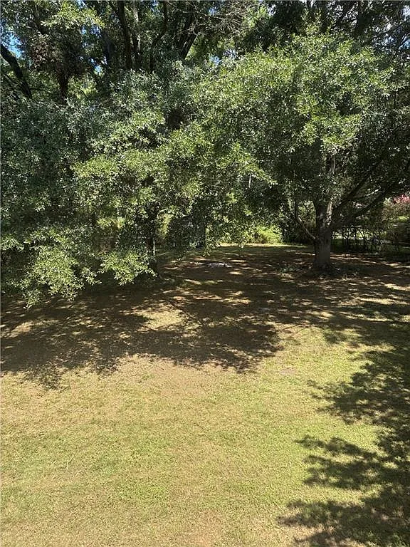 3 bed, 2.0 bath, 1800 sqft, $2,400 — Photo 3