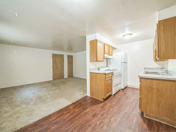 3rd image of 1221 N Clarkson St APT 3