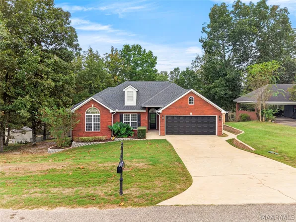 178 Oak Hill Dr, Deatsville, AL 36022