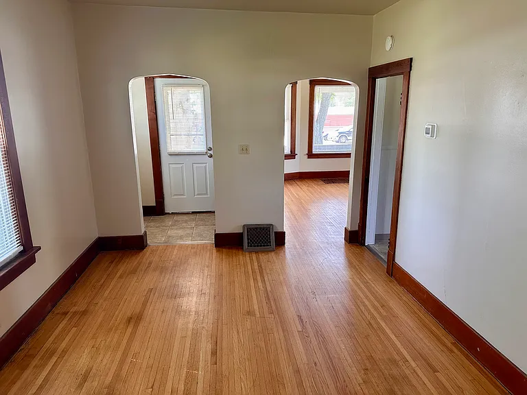 2529 Pearl St — Photo 8