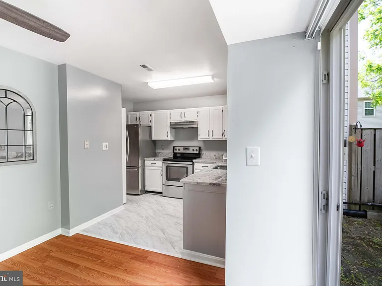 2922 Strauss Ter — Photo 19