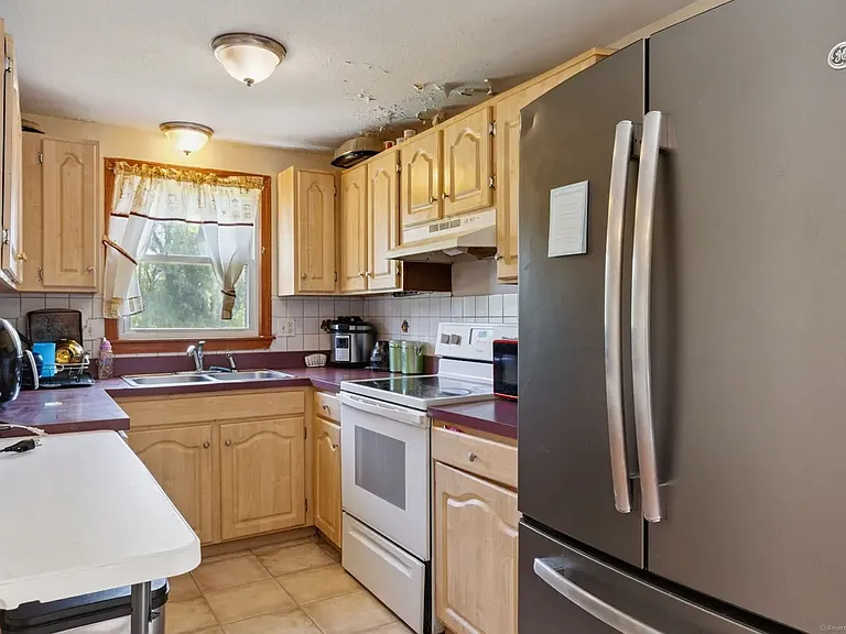 2 Sandra Dr — Photo 17