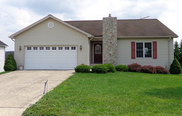 1st image of 1735 Amherst Ct