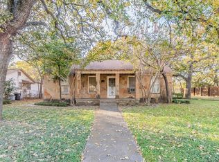 2832 Handley Dr, Fort Worth, TX 76112