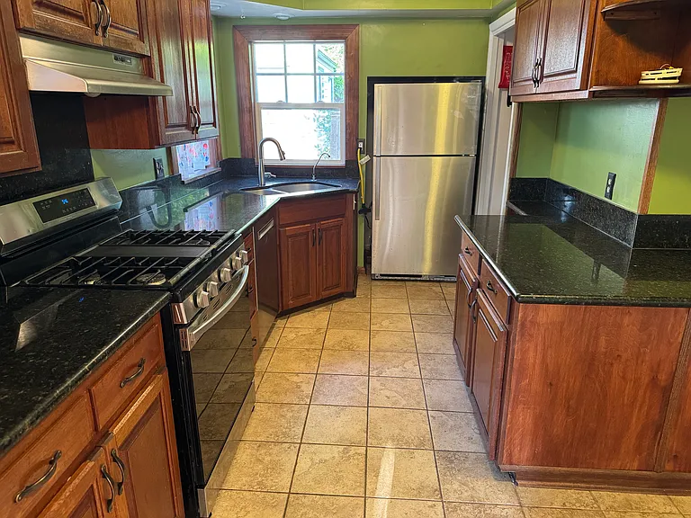 3424 NE 30th Ave — Photo 8