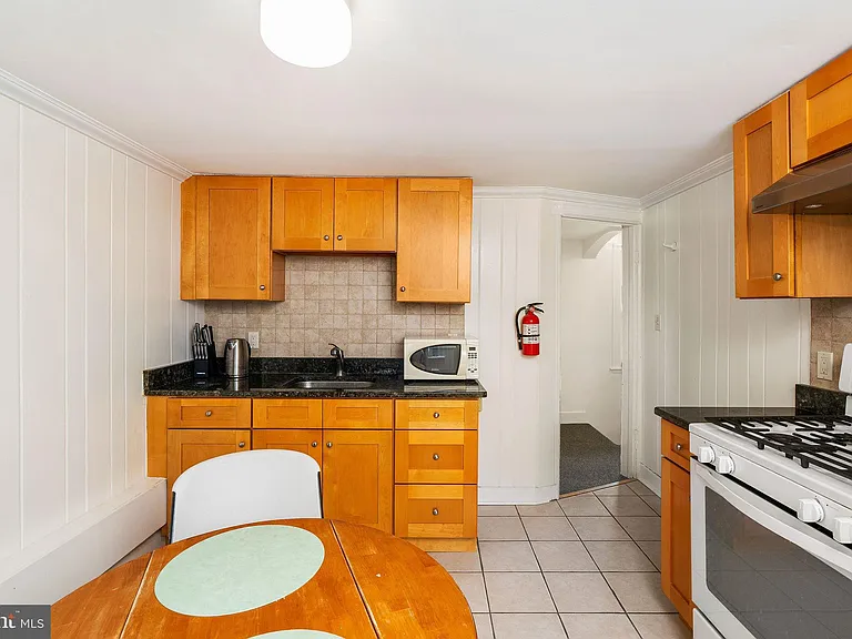 106 Spruce St #2 — Photo 16
