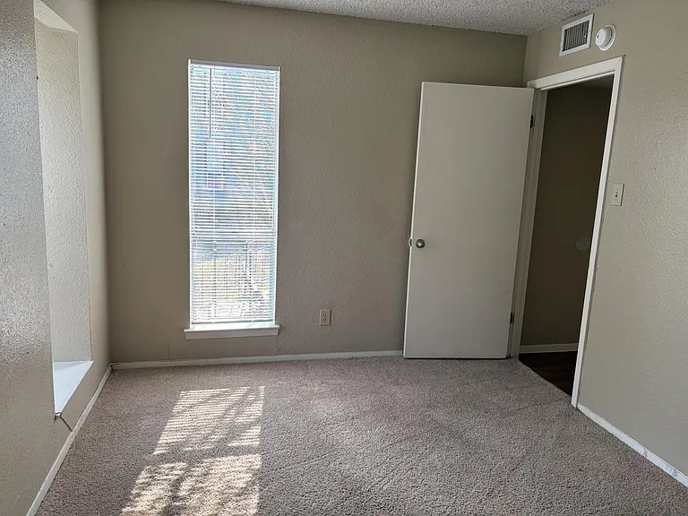 6908 Lovely Ln — Photo 6