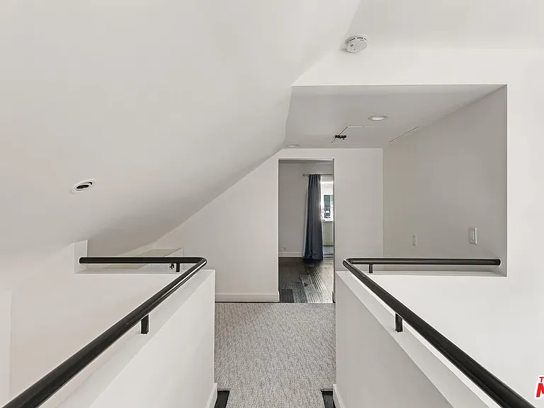 1322 N Cherokee Ave — Photo 13