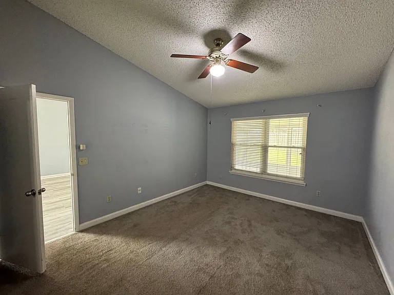 3117 Bridgeford Dr — Photo 15
