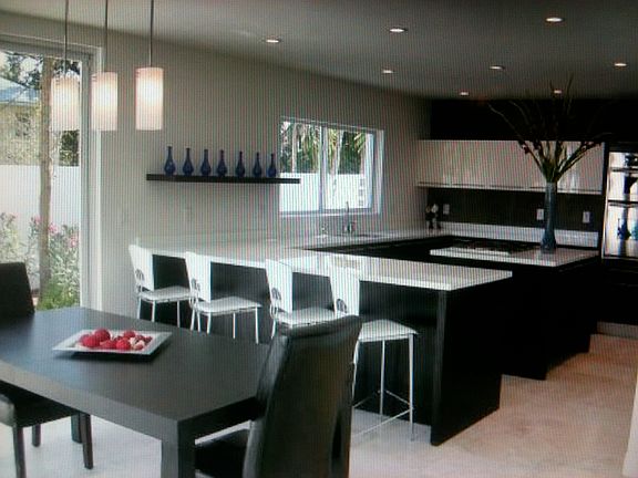 Dining & Kitchen area