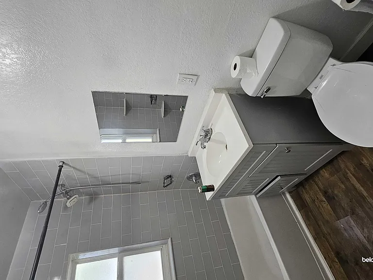 1009 W Washington St — Photo 10