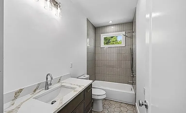 985 McDaniel St SW — Photo 32
