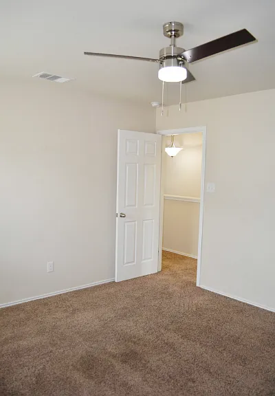 4808 Green Meadow St — Photo 36