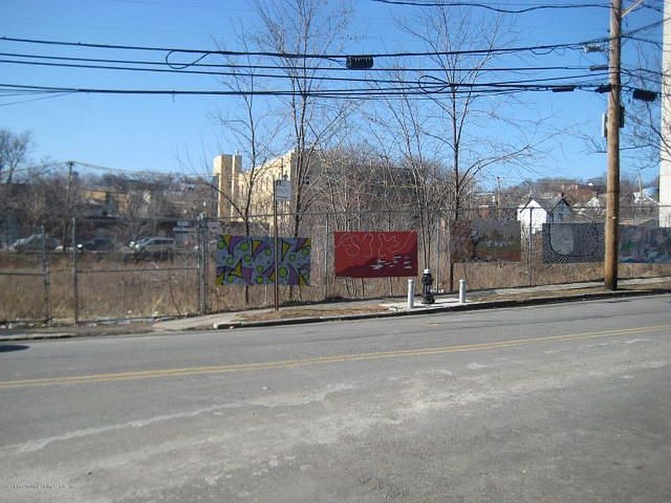 1st image of 124 Central Ave