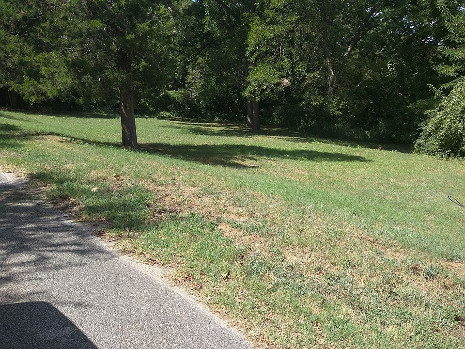 2nd image of 1929 S Lamar Ave