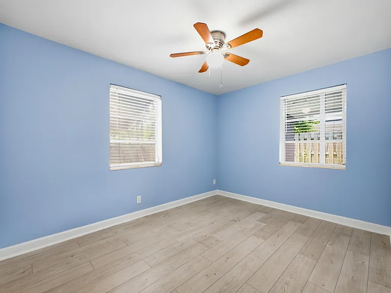 370 Orange Way — Photo 23