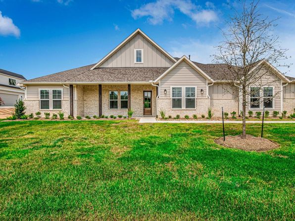 9557 Old Cedars Dr, Plantersville, TX 77363