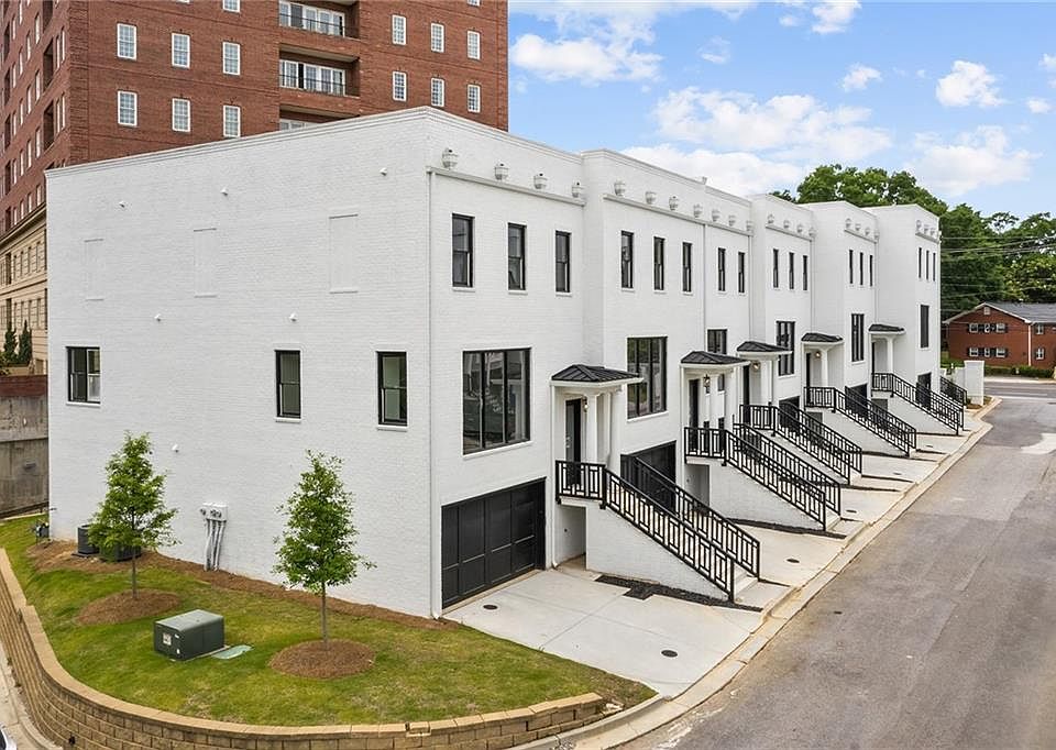 1st image of 3667 Peachtree Rd Unit 12
