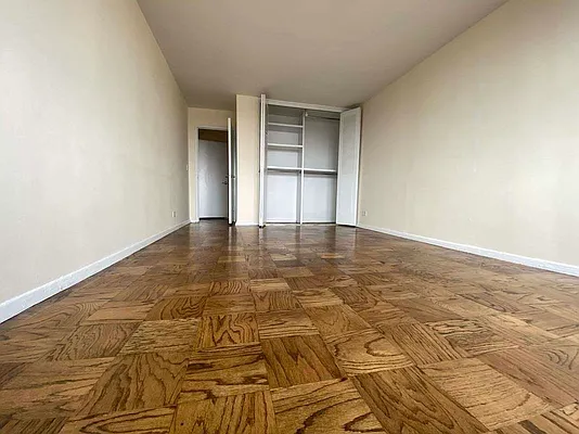 Rented by Bond New York | media 4