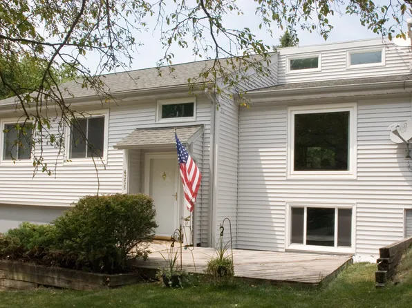 4355 Grandview Dr, Norwalk, IA 50211