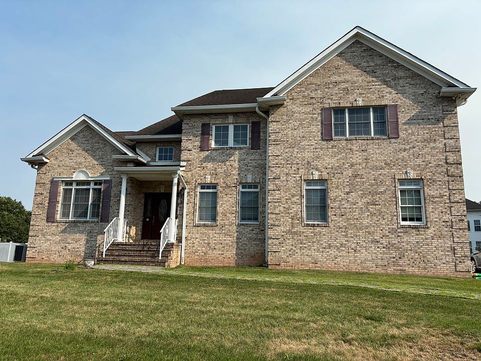 1st image of 17 Aaron Ct