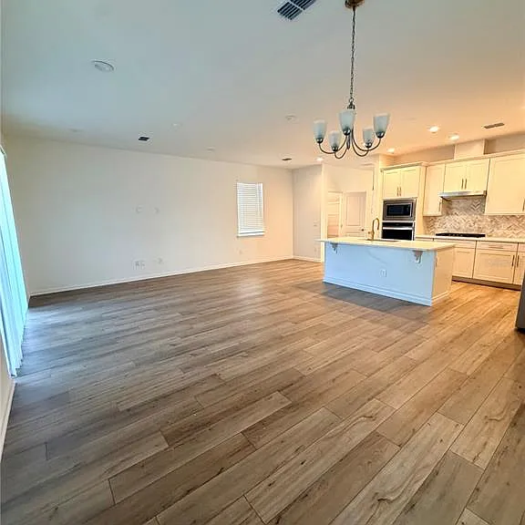 13007 Tollcross Way — Photo 10