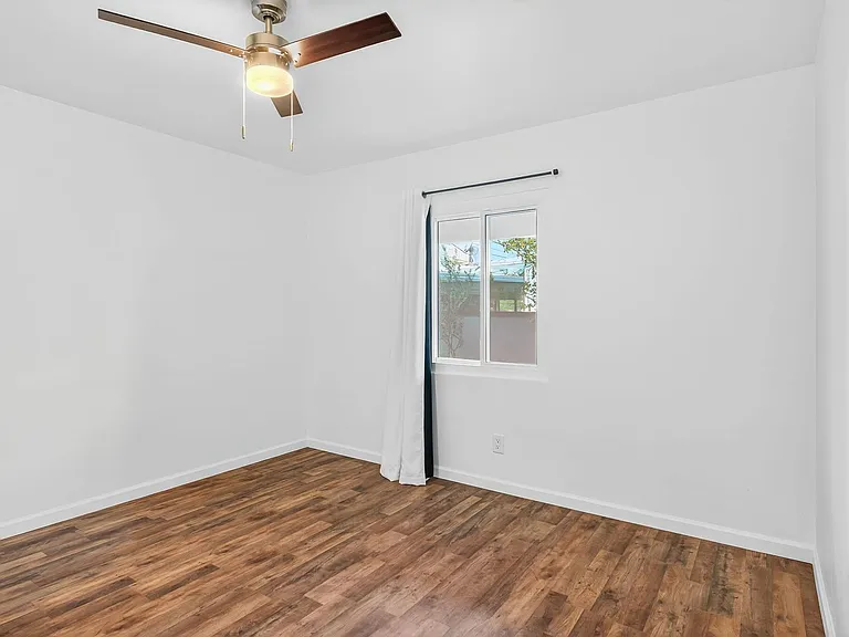 572 Federal St — Photo 10