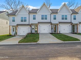 8425 Whisper Ln, Powell, TN 37849
