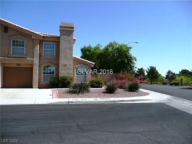 1st image of 2804 Briar Knoll Dr