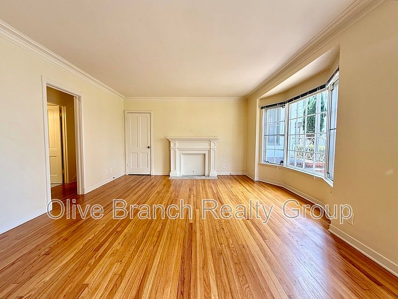 1st image of 4036 Los Feliz Blvd #1/2