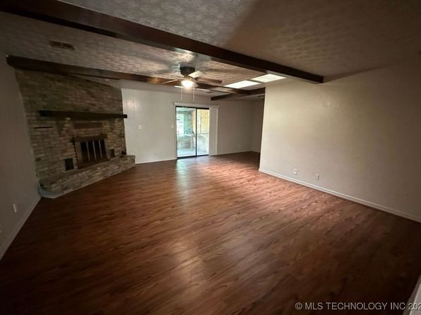 110 E Hickory Hill Rd, Sapulpa, OK 74066