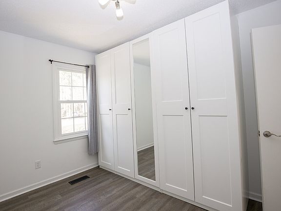 5th image of 245 Sandhills Cir