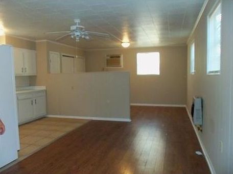 2nd image of 820 Manson Ave #1/2