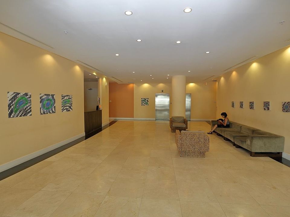 1st image of 2200 NE 4th Ave APT 401
