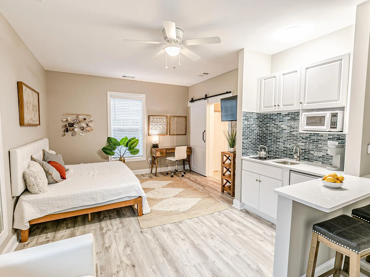 108 Cypress Point Ct — Photo 3
