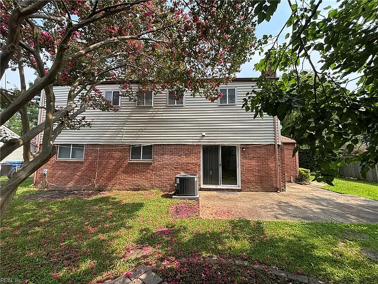 441 Woodlake Rd — Photo 25