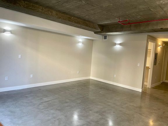 4th image of 11246 Otsego St #102