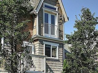 2337B Yale Ave E, Seattle, WA 98102