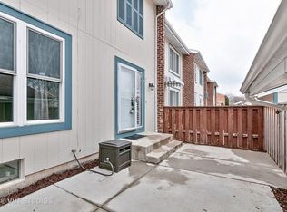244 Oakwood Ln, Bloomingdale, IL 60108