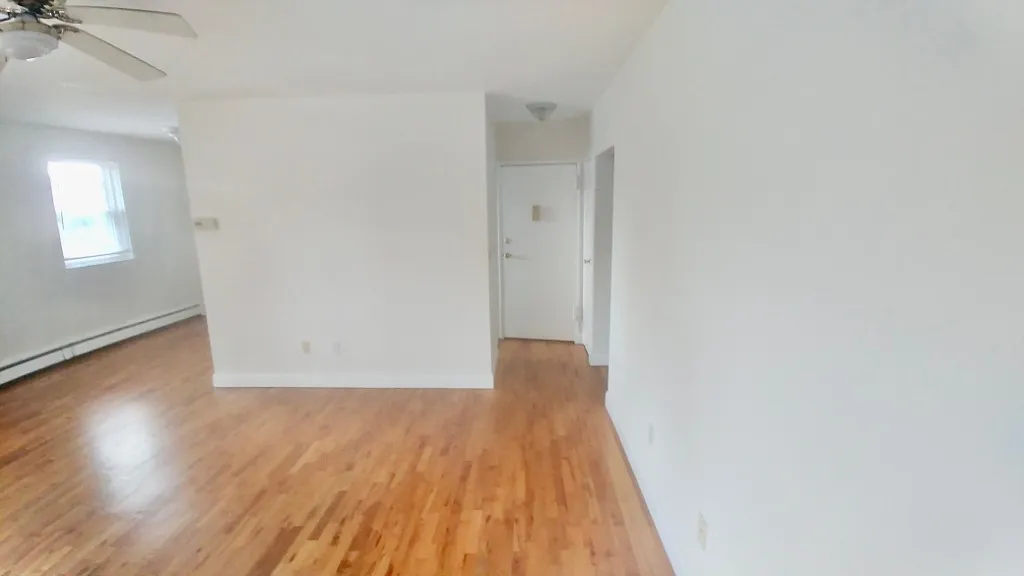 1 bed, 1.0 bath, $2,350 — Photo 4